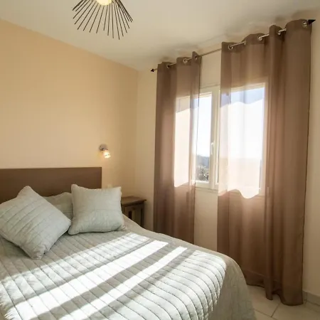 Maison A Salignac-eyvigues Avec Terrasse, Wifi Et Parking - Fr-1-616-116 Holiday home
